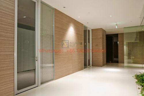 Najnowsze rozwiązania firmy dotyczące Jak stalowe i aluminiowe przeszkody szklane podnoszą współczesne przestrzenie: wyjaśnione style i estetyka projektowania