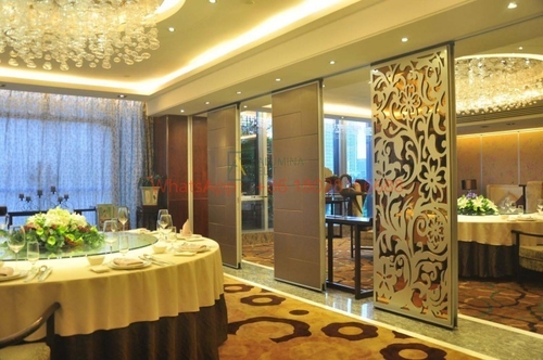 Od Planu do Panelu: Jak Montuje Się Przesuwną Ścianę