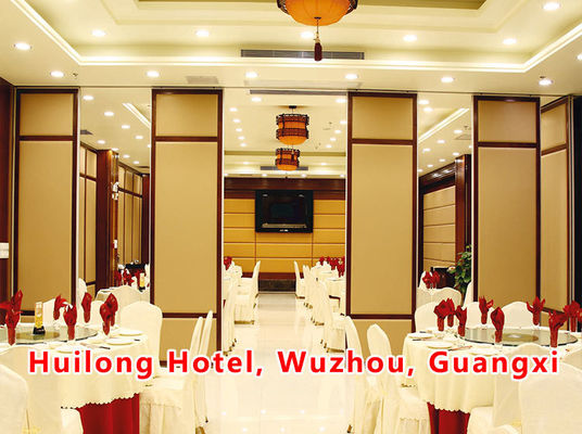 Dobra cena. Commercial Movable Partition Wall with 6061-T6 Profile and Q235 Steel Frame for Eco-Friendly Space Division w Internecie