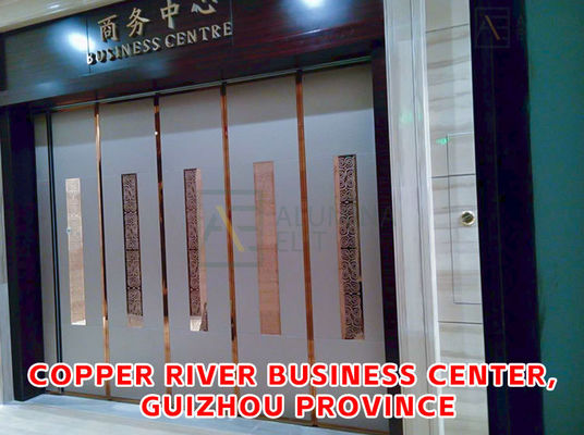 Dobra cena. Przesuwany system ścian działowych akustycznych ze szklanym wykończeniem, konfigurowalne wymiary oraz projekt OEM i ODM w Internecie