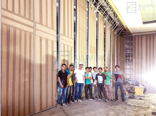 Dobra cena. Customized Design Movable Partition Wall with 9mm MDF Magnesium Board and Galvanized Square Tube Keel for Hotels w Internecie