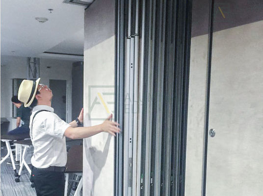 Dobra cena. Typ 85 Wciągalny podział pomieszczeń dźwiękoszczelny ściana rozdzielcza z ramą ze stopu aluminium 6061-T6 i izolacją dźwiękową 52db w Internecie