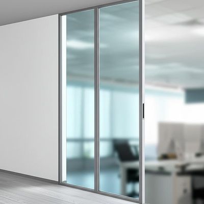 Dobra cena. Demountable Glass Partition Wall with Sound Insulation 30-42dB and Aluminum Alloy Frame for Custom Office Design w Internecie