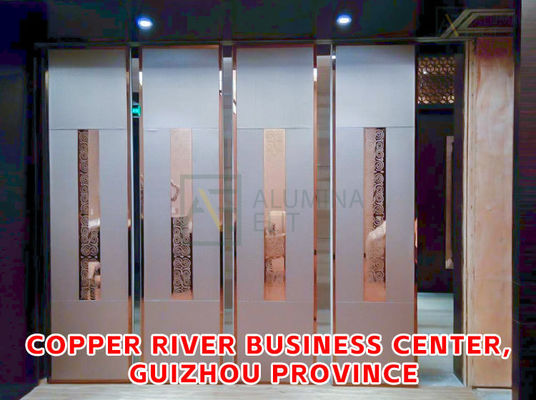 Dobra cena. Dostosowywalne wymiary Składane przegrody z ramą aluminiową i materiałem MDF dla wszechstronnych przestrzeni w Internecie