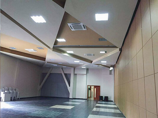 Dobra cena. Portable Soundproof Movable Partition Wall with Dupont POM Rollers and Top and Bottom Jack Lifting w Internecie